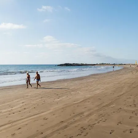 First Line Seaside Appartement *