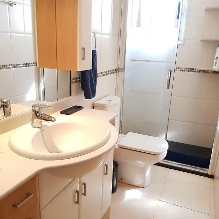 First Line Seaside Appartement *