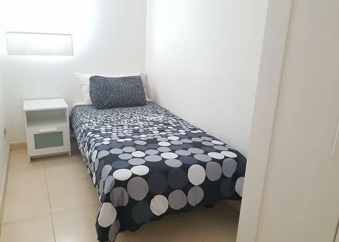 First Line Seaside Apartment *