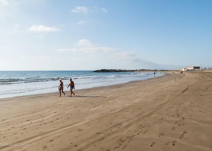 First Line Seaside Daire *